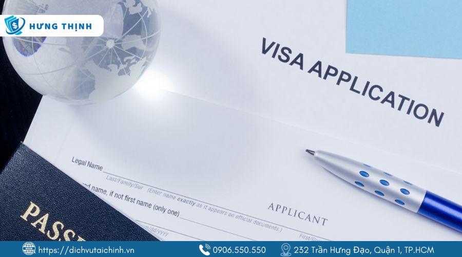 Hồ sơ cần chuẩn bị gồm hộ chiếu, học bạ, đơn đăng ký và giấy khám sức khỏe