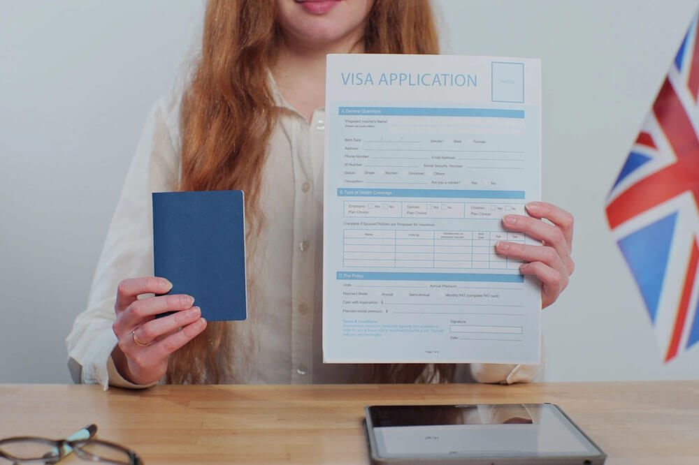 Hồ sơ xin visa là bước bắt buộc để được cấp phép du học tại Anh Quốc. 
