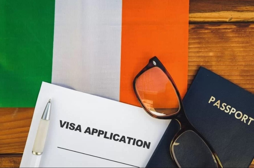 Cần đáp ứng đủ điều kiện tài chính theo yêu cầu visa du học Ireland.
