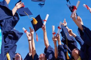 Có học bổng có cần chứng minh tài chính không?